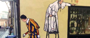 Street art in Vaticano: Papa Francesco gioca con una guardia svizzera