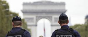 Polizia francese in rivolta: «Non ne possiamo più, vogliamo Marine Le Pen»