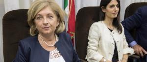 La Raggi e i frigo. «Chi ha fermato la raccolta?». Ma al Comune c’era lei…