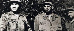 Castro in una foto del 1958 insieme al fratello Raul nella Sierra Maestra