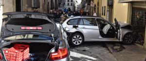 Travolge bici e pedoni a Firenze: tra i feriti anche un bimbo di 20 mesi