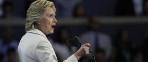 Hillary concede la vittoria a Trump e nella Duma scattano gli applausi