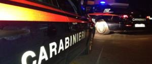 Roma violenta, prende a calci una donna che aspetta il bus per rapinarla