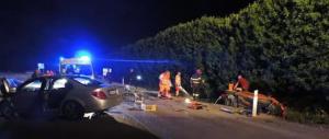 Auto crivellata dai proiettili e ribaltata: uccisi due fratelli albanesi