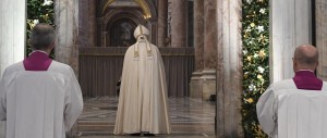 Il Papa ha chiuso la Porta Santa: “Non si diffonde il Vangelo con il potere”