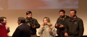 Meloni, Salvini e Toti immortalati nel selfie a tre per dire no al referendum (video)
