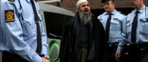 Per la Norvegia è un pericoloso terrorista. L’Italia lo fa scarcerare