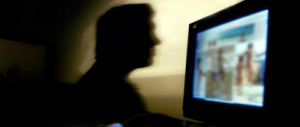 Rete di pedofilia online: arrestato un pensionato, segnalati 250 stranieri