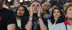 I sostenitori della Clinton in lacrime. Li avevano illusi con i sondaggi beffa