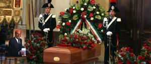 Veronesi, aperta la camera ardente. Il figlio: «Si è lasciato morire…»