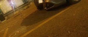 L’auto del vice dell’Appendino in un posto risevato ai disabili: è bufera