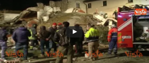 Tra le macerie della villetta crollata a Bagno a Ripoli. Ecco il video