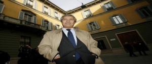 Il M5S si schiera con Vivendi: «Il governo non tuteli Mediaset, non è strategica»