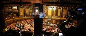 Renzi incassa la fiducia sulla manovra. Va al Quirinale e si dimette