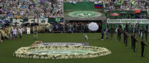 Brasile in lacrime: in centomila ai funerali dei calciatori (video)