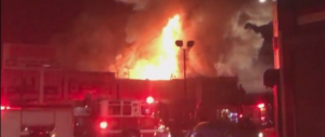 Incendio a un rave party in California: decine di giovani bruciati vivi (video)