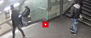 Germania sotto choc. Immigrato aggredisce senza motivo una ragazza (VIDEO)