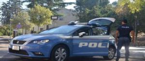 Bimbo fugge dal centro d’accoglienza: salvato dalla polizia sulla superstrada