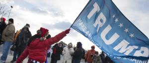 Trump nel suo “thank you tour” invita i suoi alla moderazione dopo la vittoria