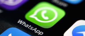 “Anatema” del Vaticano su Whatsapp: «Il limite a 16 anni non basta»