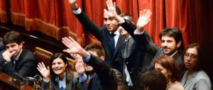 Gasparri: «Aprite gli occhi, la politica di Grillo e Casaleggio è schizofrenica»