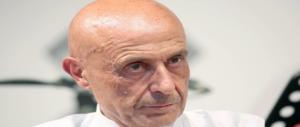 Minniti copia Silvio: accordo con la Libia sui migranti. I dubbi del Giornale