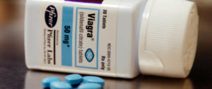 Compra Viagra tarocco su internet: 57enne finisce in rianimazione