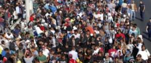 Migranti, sbarchi senza fine e porti al collasso. Gasparri: ora blocco navale