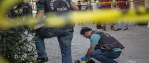 L’Isis rivendica l’attentato al Reina club di Istanbul. È ancora caccia al killer