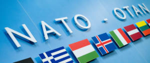 Usa e Russia d’accordo: oggi la Nato è solo un dinosauro anacronistico