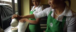 Caffè avvelenato per Trump: Starbucks assumerà diecimila rifugiati