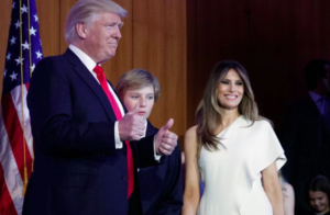 Melania Trump con il marito Donald e il figlio minore