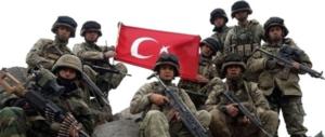 Erdogan: «Isis attenzione, ora in Siria la Turchia è in modalità “attacco”»
