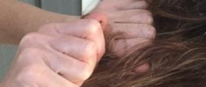 Calci e pugni a una ragazza al pub: denunciate 4 turiste ubriache