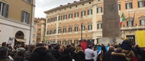 La piazza dei terremotati fischia la Boldrini. «La terra trema, noi no» (foto)
