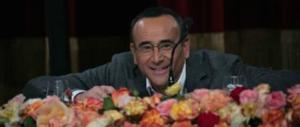 Sanremo ricorda a metà. Conti parla di italiani che persero la casa. Sfrattati?