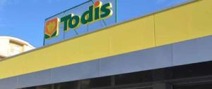 Roma, terrore nei supermercati Todis: armi in pugno contro dipendenti e clienti