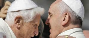 “I teologi mandiamoli su un’isola”: gaffe di Papa Francesco su Papa Benedetto?