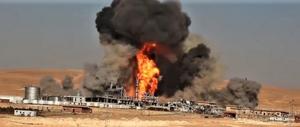 Siria, l’Isis fa esplodere i gasdotti: gigantesco incendio divampa da ore