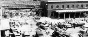 Strage di Bologna, distrutti nel 2004 i sacchetti con le prove sulla bomba: perché?