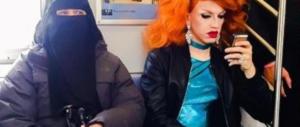 Fa scalpore la foto sul web contro Trump: immagine di libertà? No, di decadenza