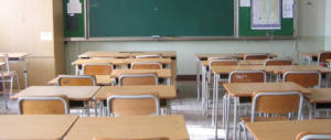 Ha un malore a scuola. E si scopre che stava abortendo (per la quarta volta)
