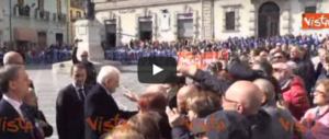 Un selfie con Mattarella: a farlo è un bambino di Sulmona (video)