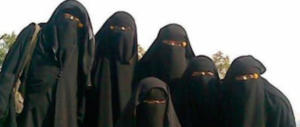 Anche la Cina vieta burqa, barba lunga e velo: stop all’estremismo islamico