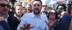 Salvini: «Raid Usa deciso dai vecchi poteri forti, Trump se ne liberi»