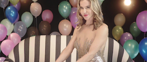 In tv mancava solo “Rivoluzione gender”: Eva Robin’s dà lezioni di sesso trans…