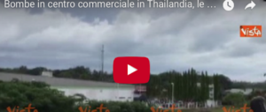 Due bombe in un centro commerciale in Thailandia: le immagini del rogo (video)