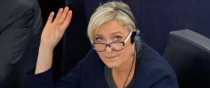Il sogno è possibile: Macron perde punti, Marine Le Pen avanza