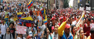 Venezuela, oggi marciano le donne. Ma per Maduro chi protesta è fascista