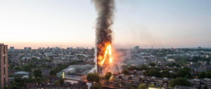 Gran Bretagna, 27 grattacieli a rischio incendio come la Grenfell Tower